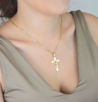 Złota zawieszka krzyżyk z Jezusem wykonana ze złota 585, waga 2,28 g, długość 44 mm. Idealny prezent religijny – chrzest, komunia, bierzmowanie (2).JPG